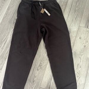 Skims women’s French terry jogger size small new with tags never worn